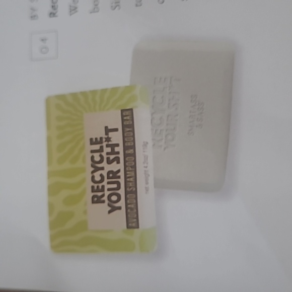 Shampoo bar and loofah - Picture 3 of 3